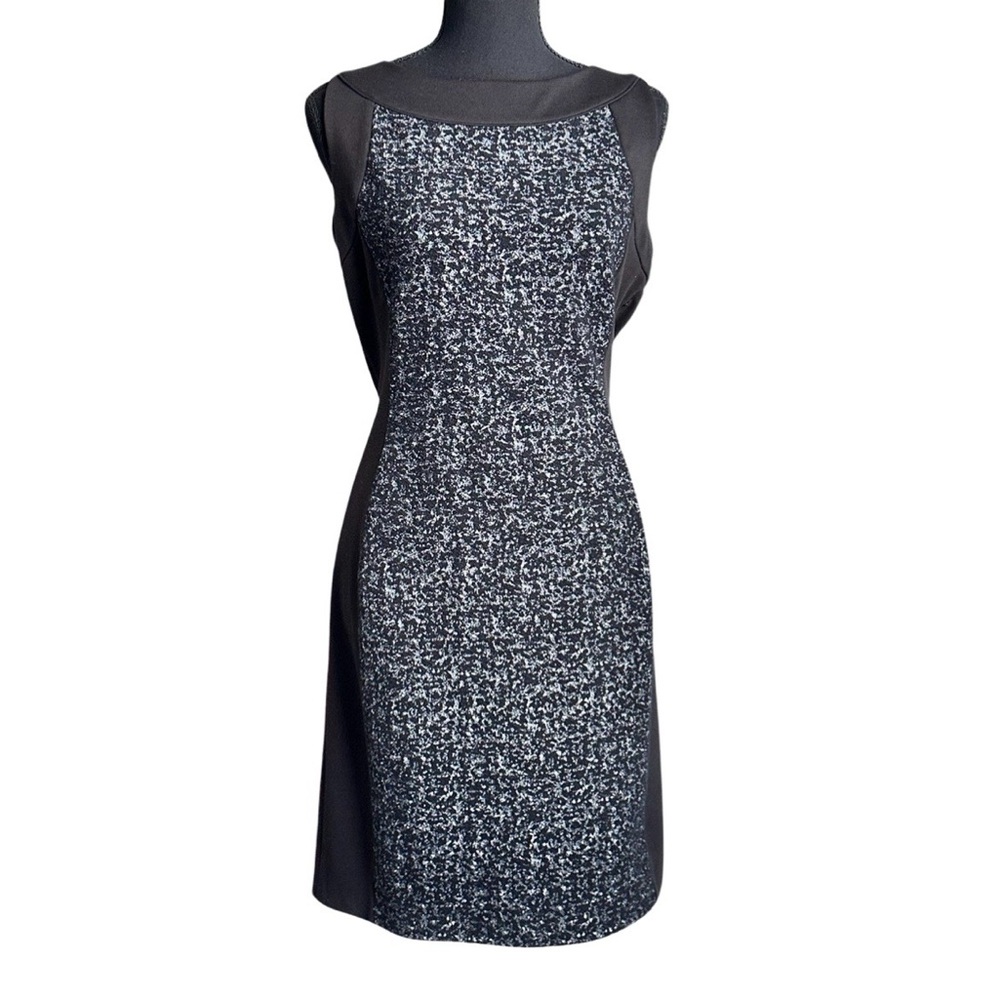 Calvin Klein Woman’s Size 10 Sleeveless Black & White Wavy Sheath Dress